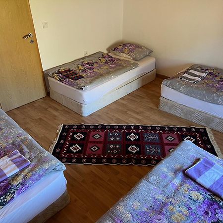 Bed and Breakfast Kod Kapetana Tea Gornji Lukomir Exterior foto