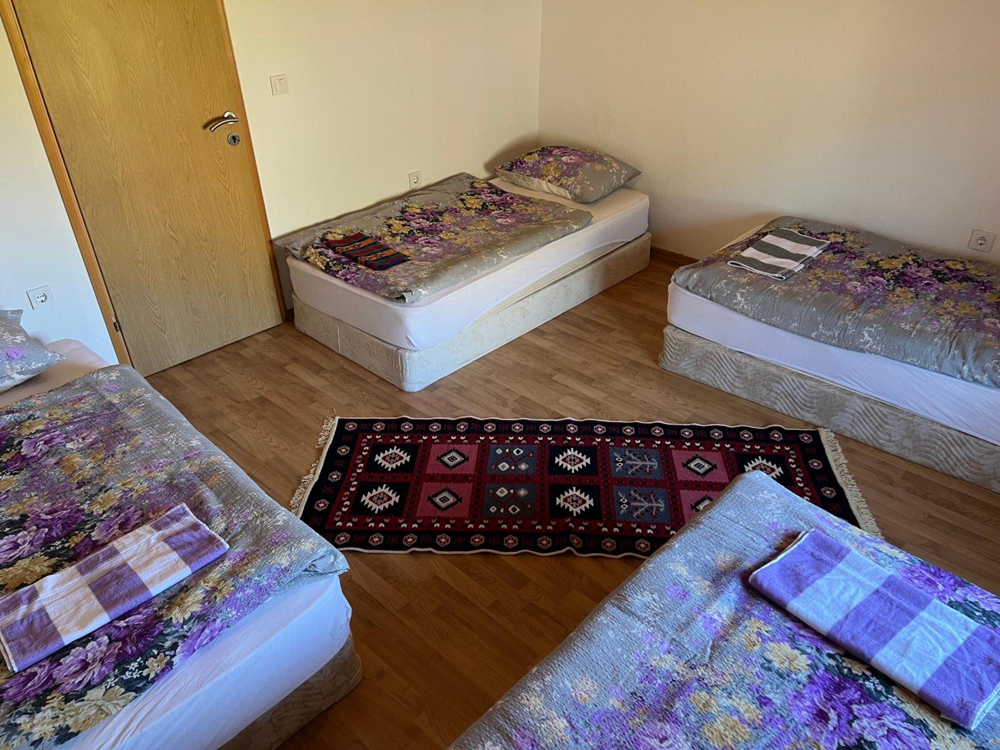 Bed and Breakfast Kod Kapetana Tea Gornji Lukomir Exterior foto
