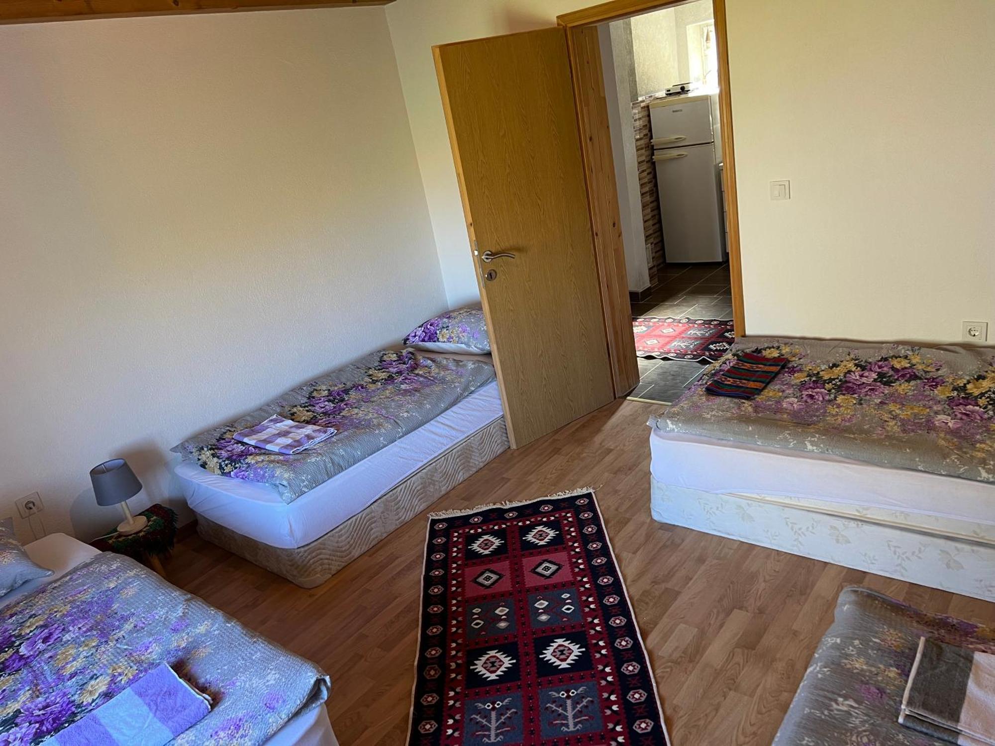 Bed and Breakfast Kod Kapetana Tea Gornji Lukomir Exterior foto